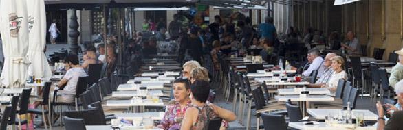 El Ayuntamiento de Pamplona suprime el pago de tasas por terrazas del 14 de marzo hasta final de año