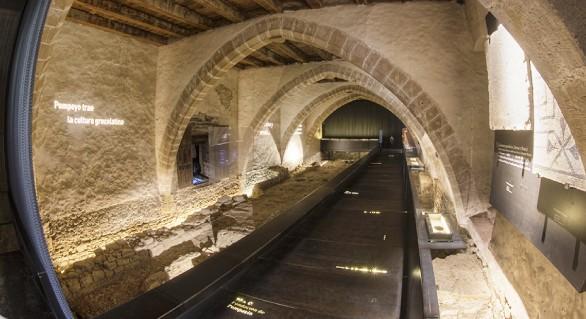 La Asociación y la Catedral de Pamplona acercan el museo catedralicio a los alojamientos navarros